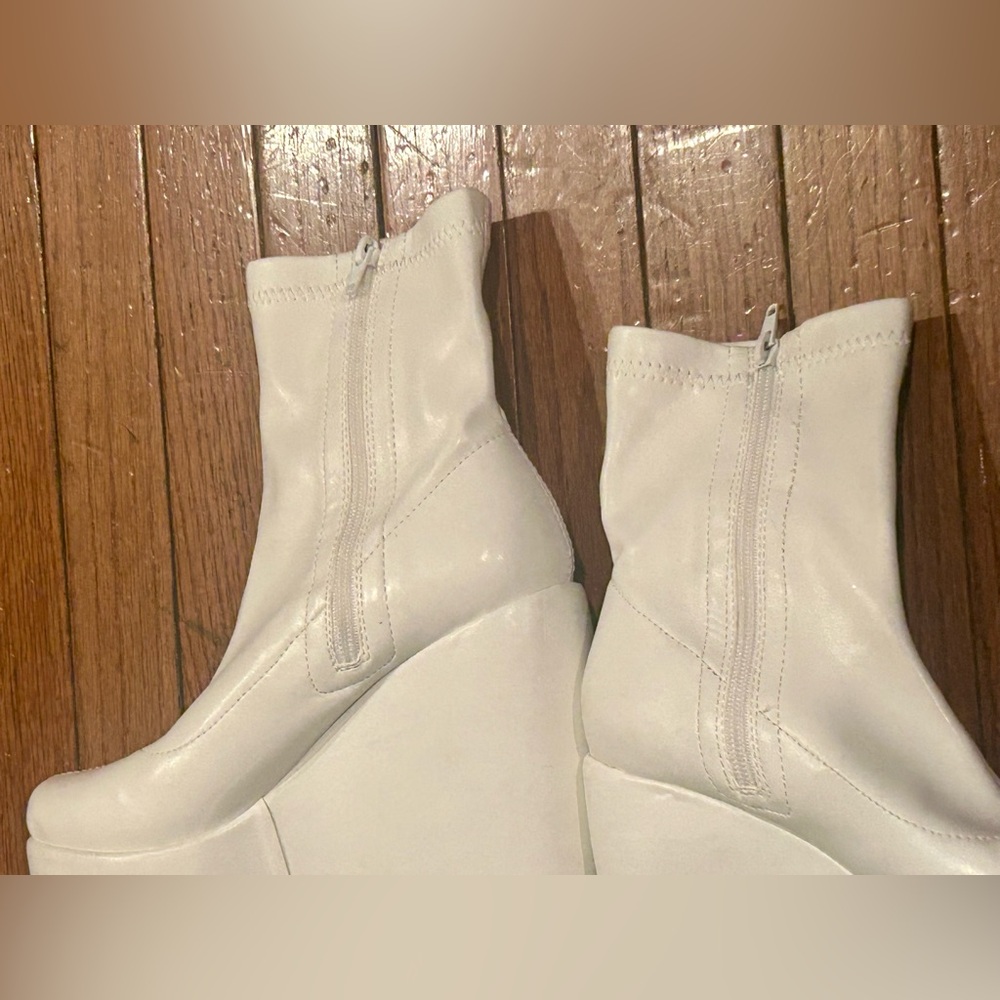 Azalea Wang Lovely White Platform Stretch Sock Vegan Bootie Size 8 - Picture 8 of 15